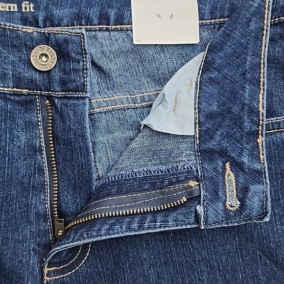 Christopher  & Banks Women's Modern Fit Boot Cut Blue Denim Jeans Size 8 - Picture 6 of 14